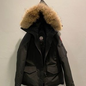 Canada Goose Montebello parks with fur trim size M